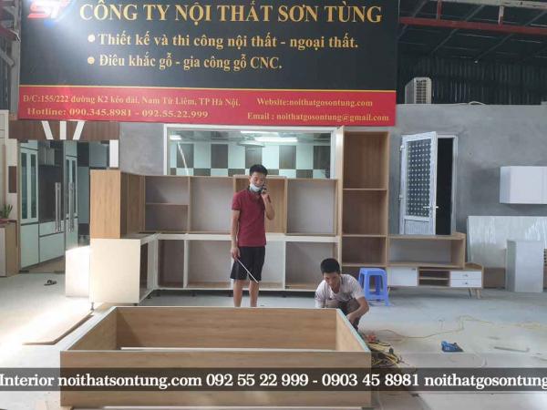 Gia công tủ bếp tại xưởng